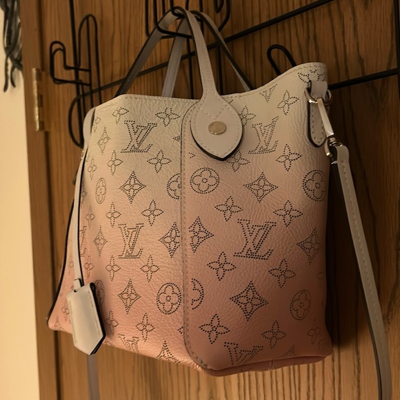 Louis Vuitton Mahina Hina gradient bag RARE color! & dustbag - Picture 8 of 15